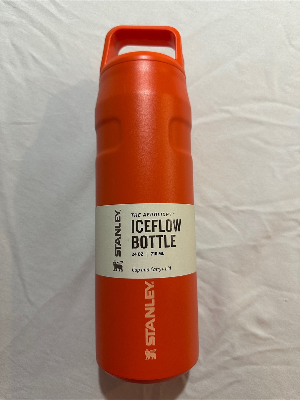 Stanley The Aerolight Iceflow Bottle 24 oz/710ml Cap and Carry lid